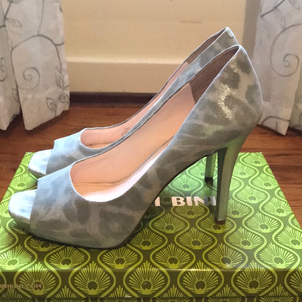 Gianni Bini - Silver Heels - Size 7.5